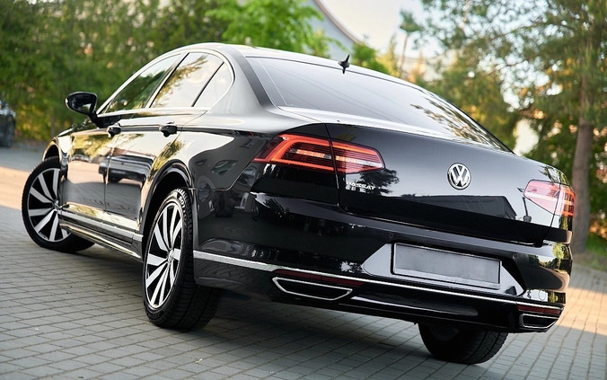 Volkswagen Passat cena 79800 przebieg: 171400, rok produkcji 2019 z Suchowola małe 742